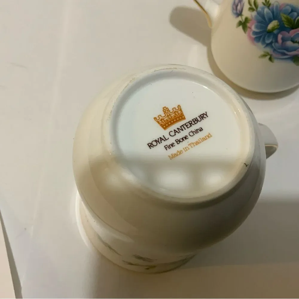 Royal Canterbury Blue Roses Green Leaves Gold Tone Trim 2 Coffee Mug / TeaCups
